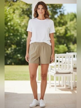 Columbia Women's Blossom Bay Tan Shorts Omni-Shade 30 UPF Unlined Lightweight L